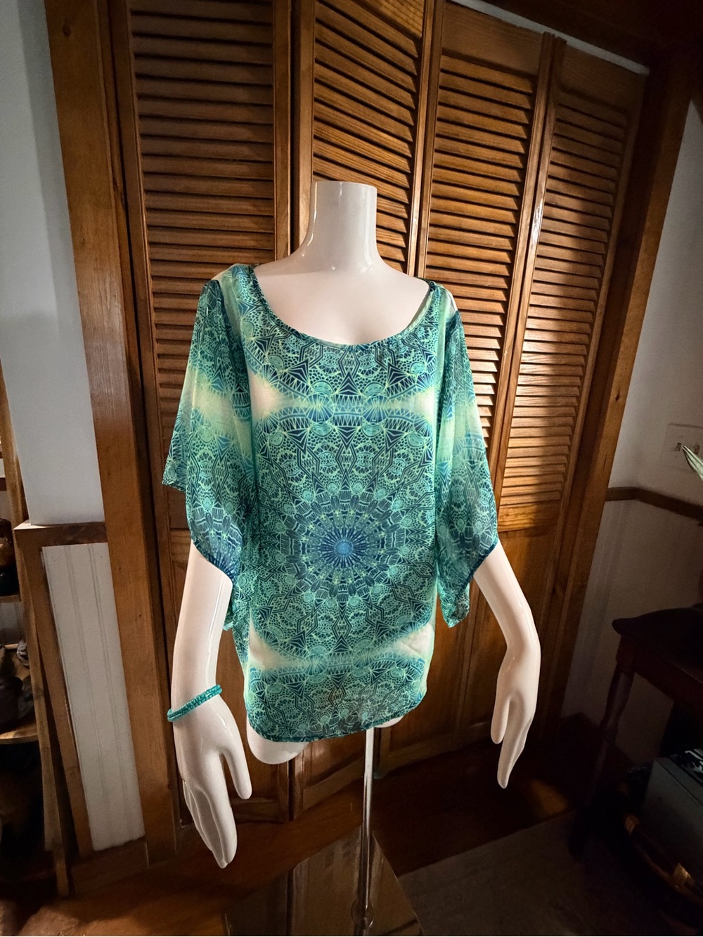 1X Sarah Michelle Women’s Green Mandala Print Dolman Top